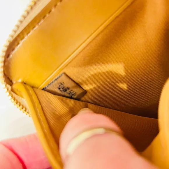 NWOT Rare Coach Rainbow Wallet - Picture 13 of 14